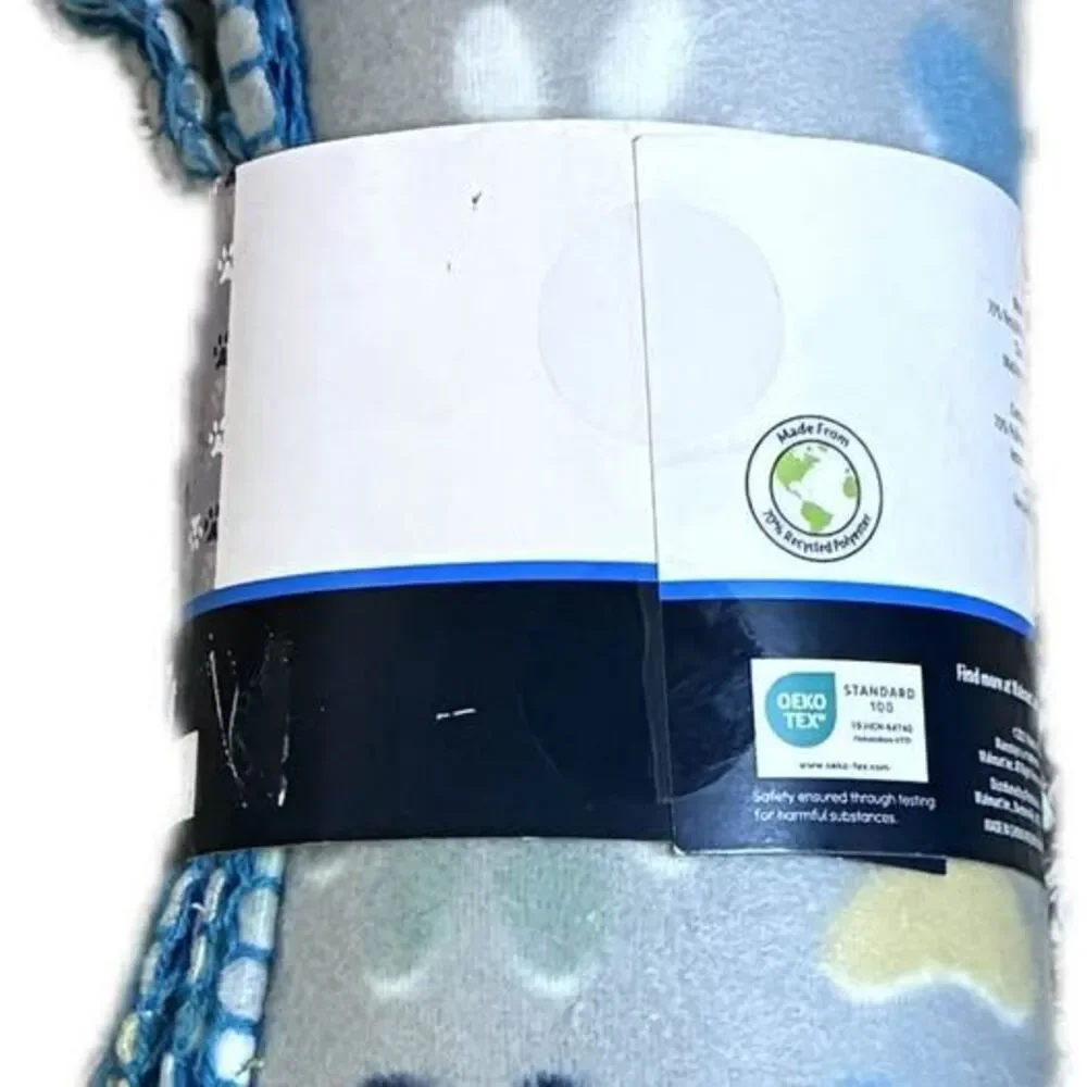 MAIN STAYS Fleece Throw Paw Print Blanket